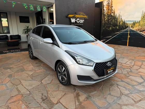 HYUNDAI HB20S 1.6 COMFORT PLUS 16V FLEX 4P AUTOMÁTICO